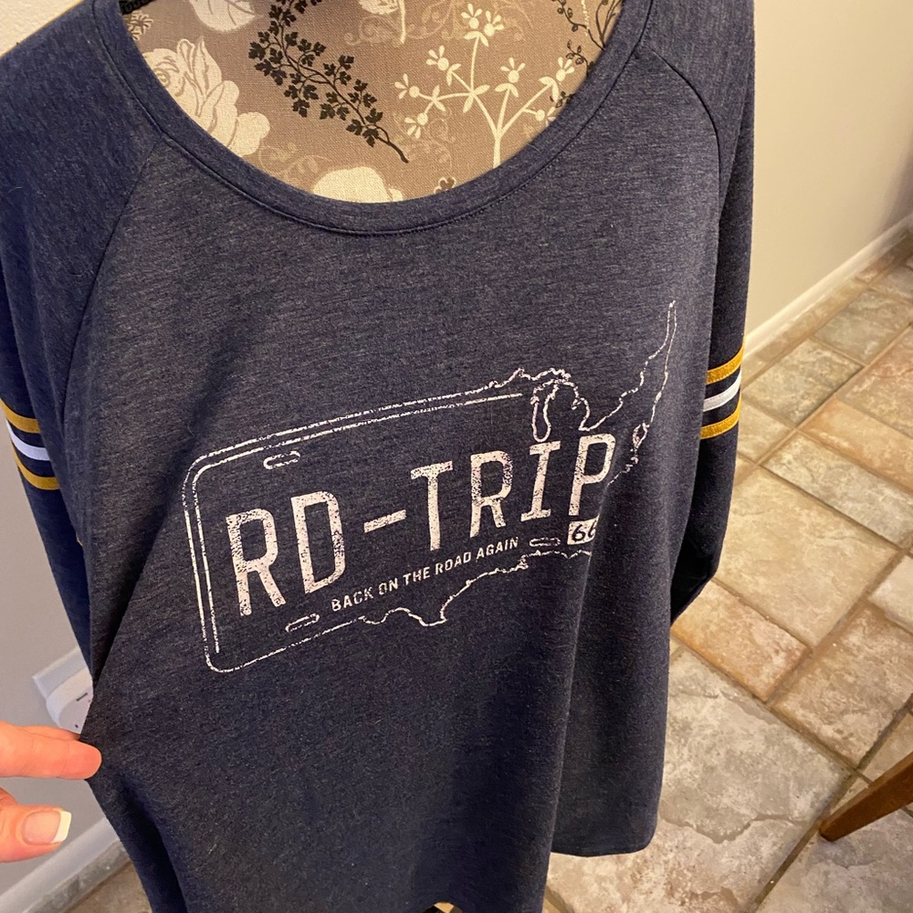 Maurice’s label, varsity license road trip raglan shirt. unknown materials, 2X